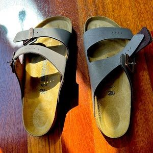 NWT men’s Arizona Birkenstock in stone